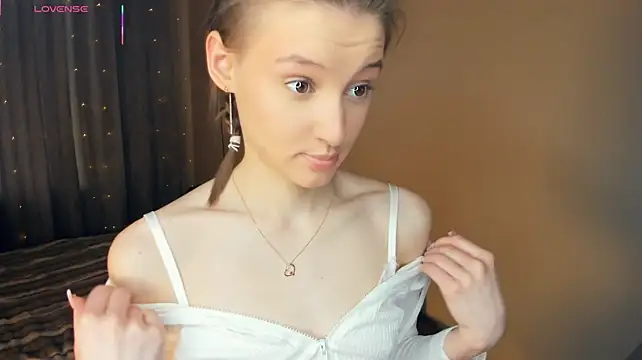 LianneBynon: вебкам-шоу