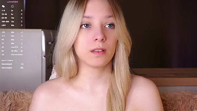 XXX chat uživo modela LeeryWonder