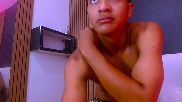 Show modela MaxWyatt_ na web-kameri