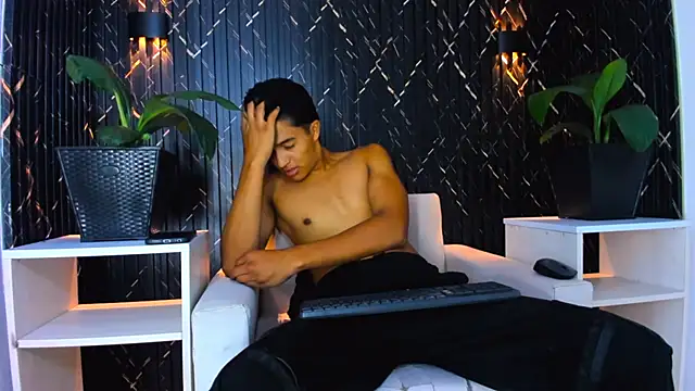 MaxWyatt_ Show Webcam