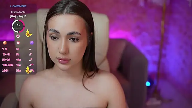 Show modela OliviaMoore_ na web-kameri