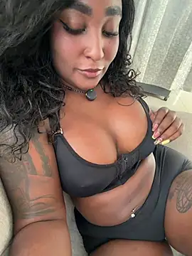 Chat XXX en directo de Denise_wolfe21
