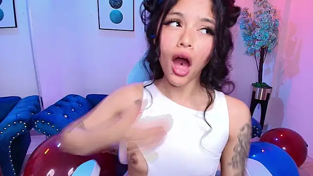Maddie_T18's Live XXX Chat