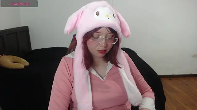 Cherrybloom692's Webcam Show