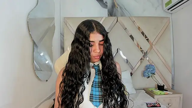 Chat +18 de honeyhtx ao vivo