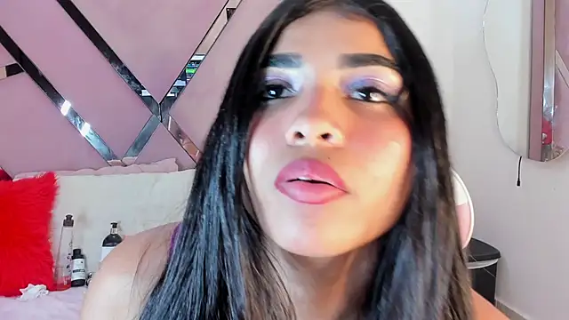 honeyhtx Adlı Modelin Canlı XXX Sohbeti