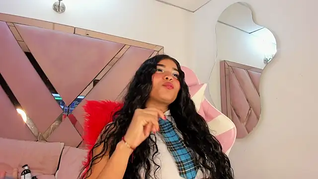 Chat +18 de honeyhtx ao vivo