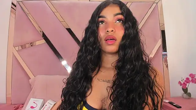 honeyhtx Adlı Modelin Canlı XXX Sohbeti