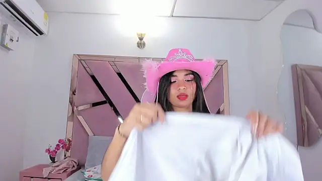 honeyhtx লাইভ XXX চ্যাট
