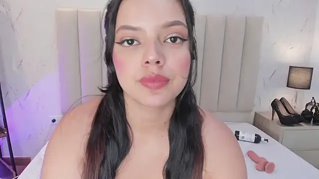 ViolettaRousee_ Chat XXX in diretta