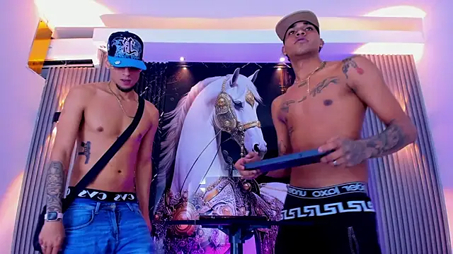 Pokazy przed kamerką – the_knights_of_the_night