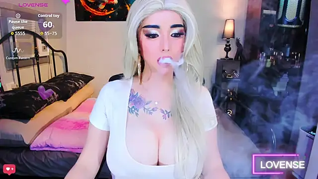 הופעת וובקאם של TasteMe2Cum