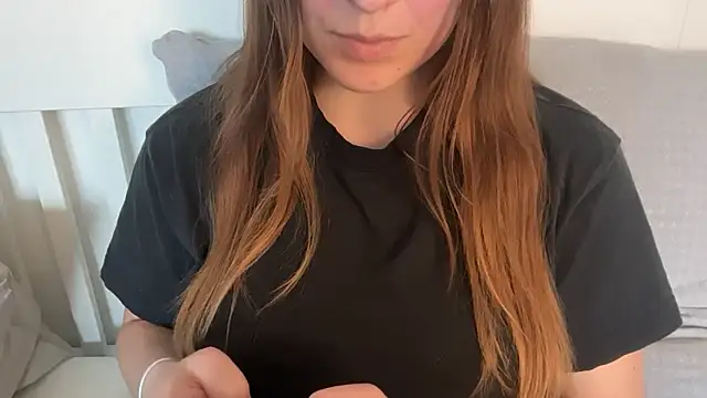 Lucyschickt's Webcam Show