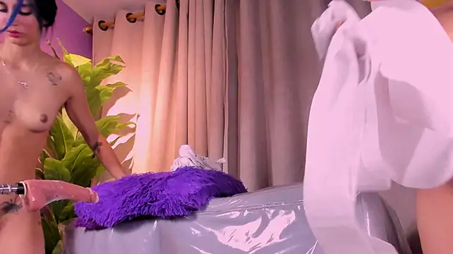 הופעת וובקאם של self_destruction