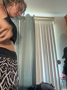 cumguzzler143 Show in webcam