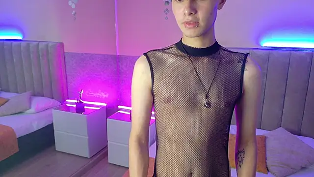 Derek_Sinn Chat XXX in diretta