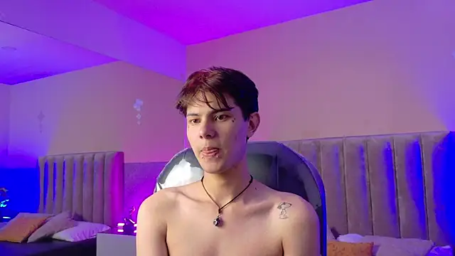 Chat XXX ao vivo de Derek_Sinn