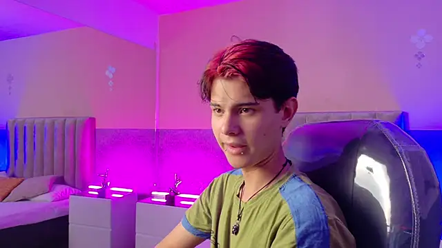 Chatroom XXX en direct de Derek_Sinn