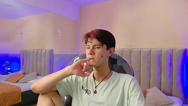 แชท XXX สดของ Derek_Sinn