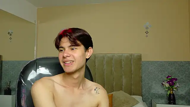 Chatroom XXX en direct de Derek_Sinn