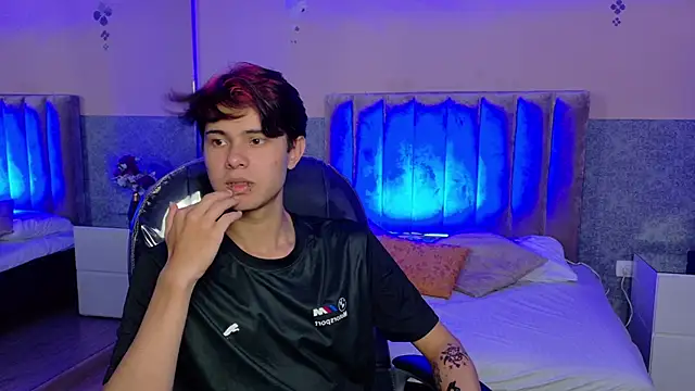 Derek_Sinn Webcam show