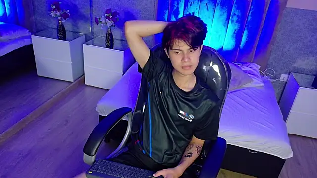 Derek_Sinn Adlı Modelin Web Kamerası Şovu