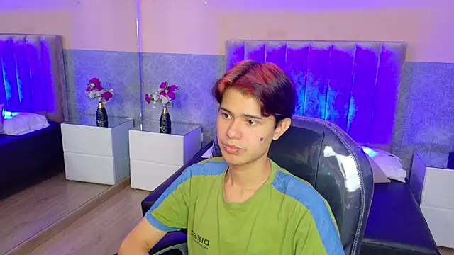 Derek_Sinn Show Webcam