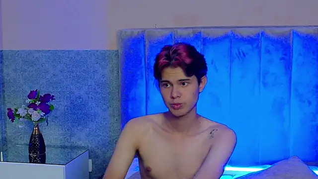 Derek_Sinn Show in webcam