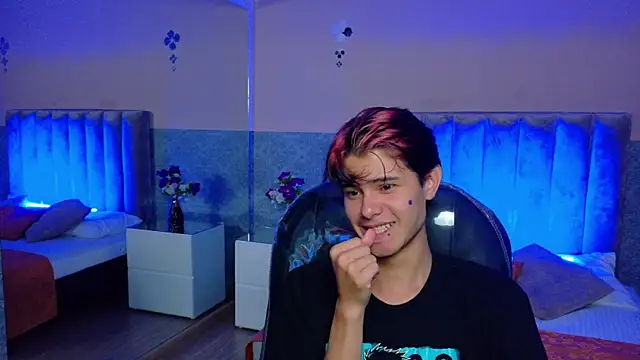 Živý XXX chat Derek_Sinn