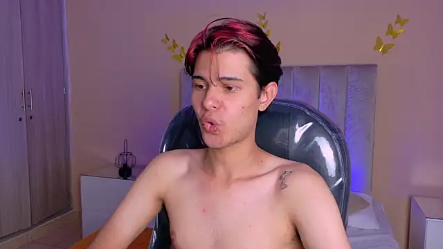 הופעת וובקאם של Derek_Sinn