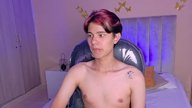 Derek_Sinn Show in webcam