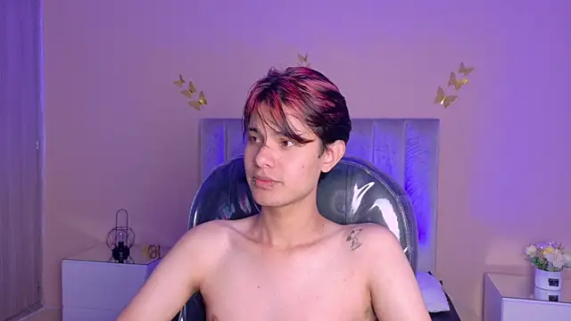 Derek_Sinn Show in webcam