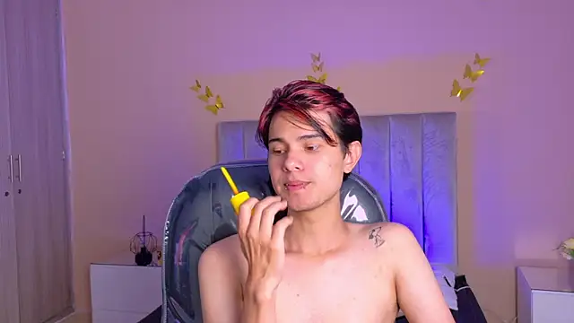 הופעת וובקאם של Derek_Sinn