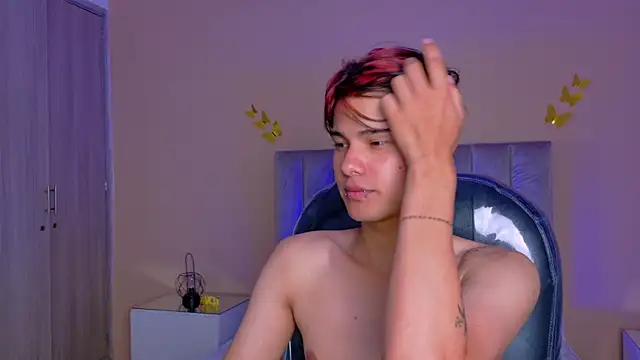 הופעת וובקאם של Derek_Sinn