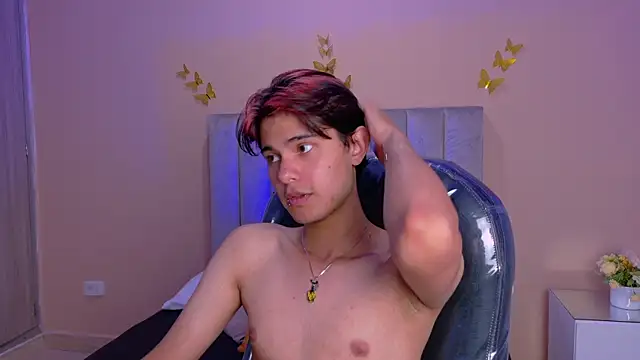 Derek_Sinn Show in webcam