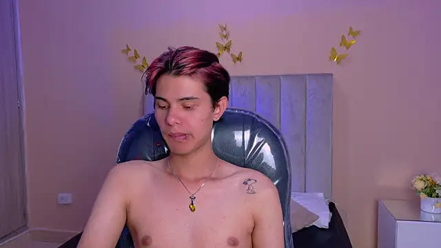 Derek_Sinn Show in webcam