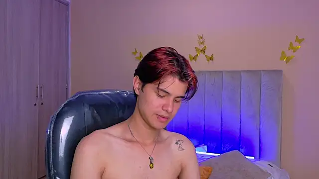 Derek_Sinn Show in webcam
