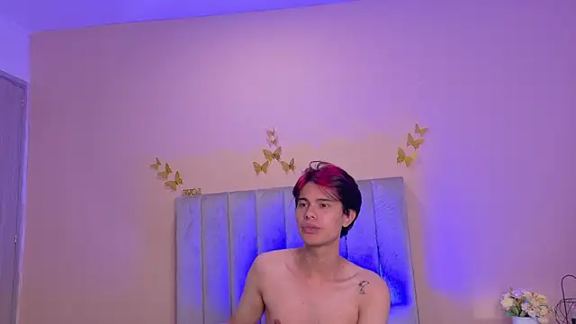Show modela Derek_Sinn na web-kameri
