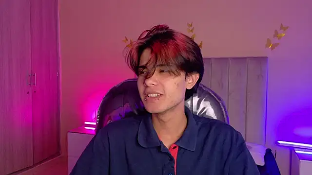 Derek_Sinnn Webbikameraesitys