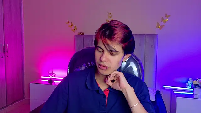 Derek_Sinn Show in webcam