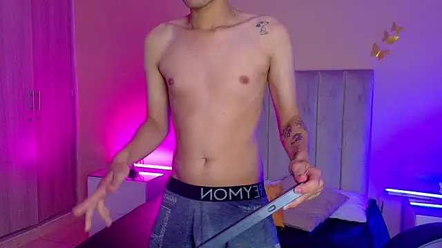 Derek_Sinn Adlı Modelin Canlı XXX Sohbeti