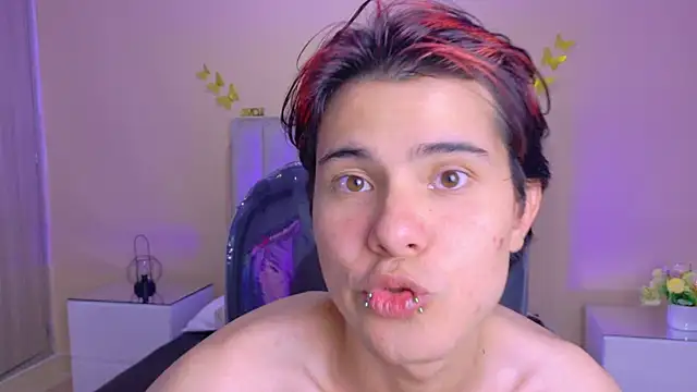 Derek_Sinn Show in webcam