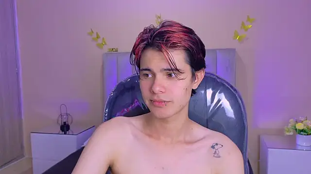 Show modela Derek_Sinn na web-kameri
