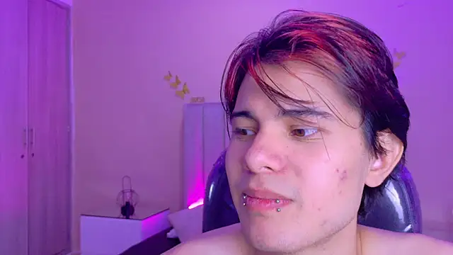 Czat XXX na żywo – Derek_Sinn