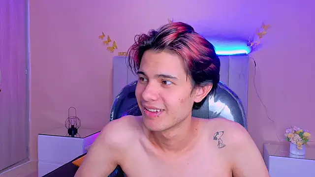 Derek_Sinn Show in webcam