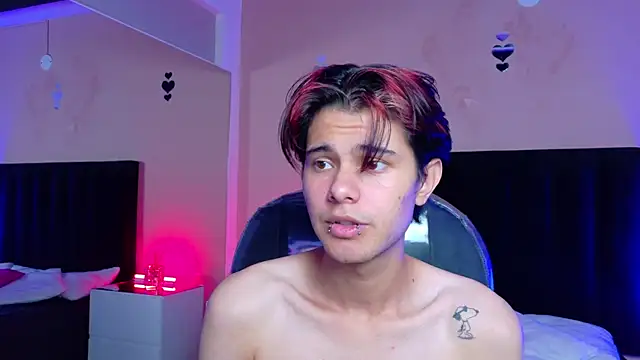 Derek_Sinnn Webbikameraesitys