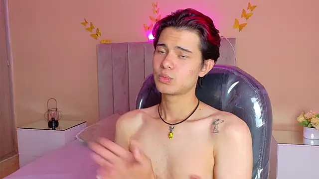 Derek_Sinn Show in webcam