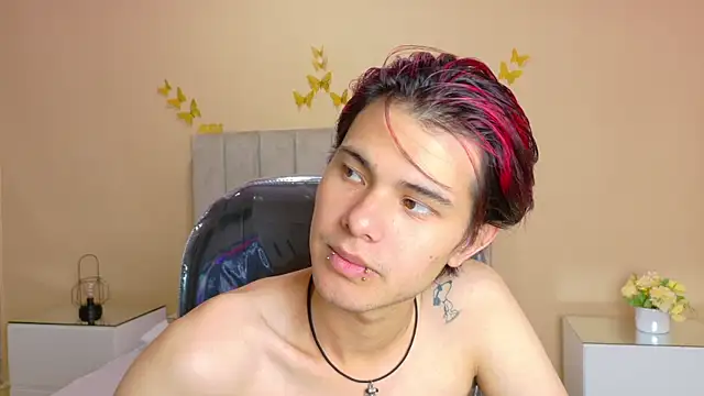 Pertunjukan Kamera Web Derek_Sinn