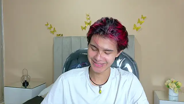 Pertunjukan Kamera Web Derek_Sinn