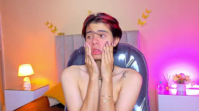 Derek_Sinn Show in webcam